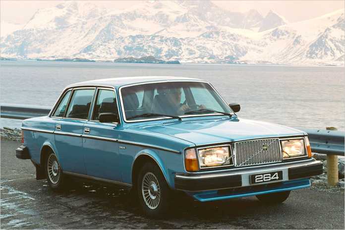 Die Baureihe Volvo 260 besaß im Unterschied zu den 240ern Sechszylinder-Motoren und eckige Scheinwerfer