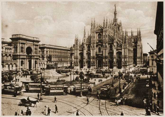 Piazza Duomo in Mailand, vor 1923