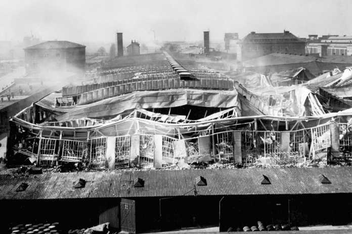 Das zerstörte BMW-Werk in München-Milbertshofen, 1945