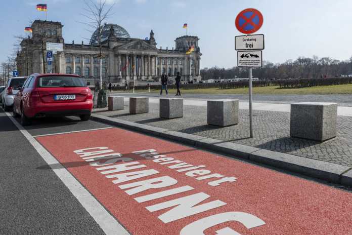 Carsharing Parkplatz vor dem Reichstag