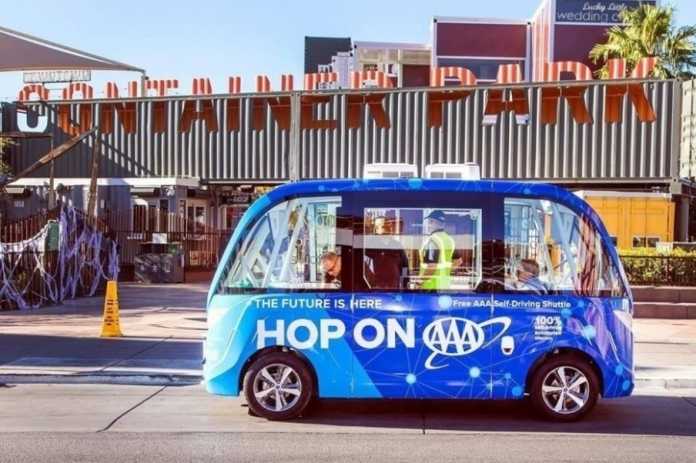 Las Vegas: Erster Unfall mit erstem autonomem Bus