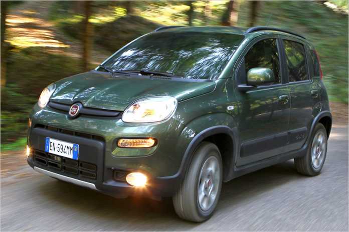 Fiat Panda 4x4: Die Legende sagt, es gebe den Allradler nur, weil Ex-Fiat-Chef Luca die Montezemolo damit zu seinen Weinbergen fahren konnte.