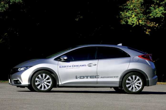 Der neue Diesel soll Anfang 2013 zunächst im viertürigen Civic erhältlich sein.