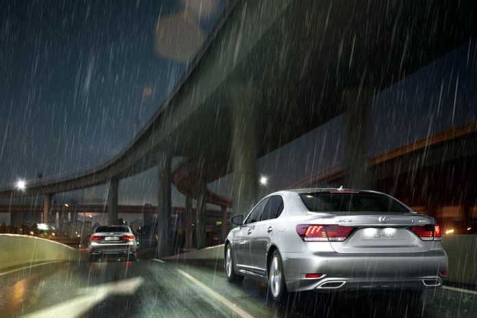 Leuchterscheinung: Licht und Luft im Lexus LS