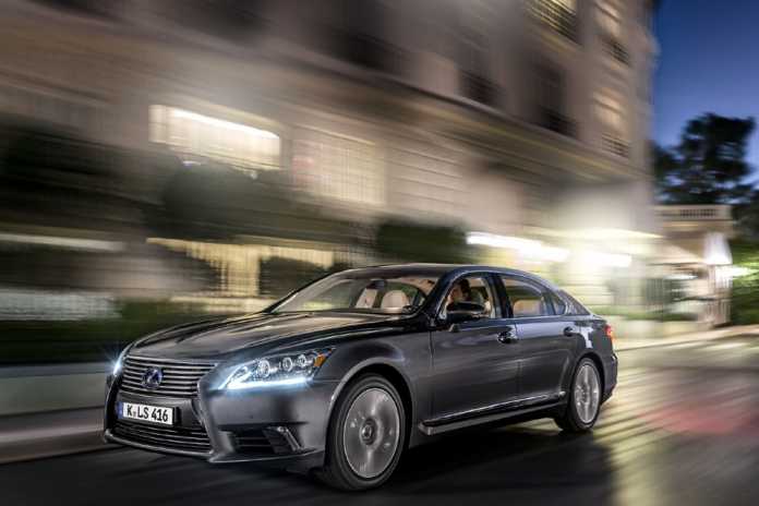 Leuchterscheinung: Licht und Luft im Lexus LS