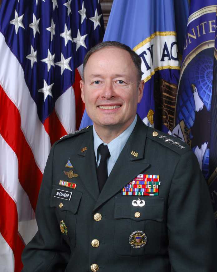 Keith Alexander, Chef des US-Geheimdienstes NSA und Befehlshaber des US Cyber Command