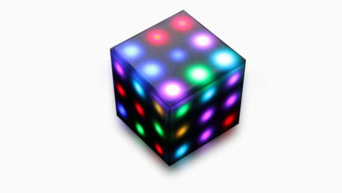 Ein elektronischer Rubiks Cube mit LEDs