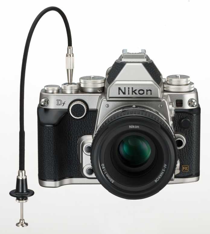 Der Auslöser der Nikon Df bietet sogar die Möglichkeit, einen mechanischen Fernauslöser anzuschließen.