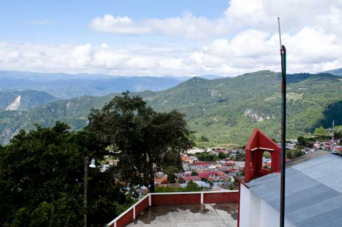 Die Berge der Sierra Norte de Oaxaca. Immer mehr Gemeinden dort bauen sich ihre eigenen GSM-Netze. Für Telekommunikationsunternehmen lohnen sich Investitionen in den abgelegenen Regionen nicht.