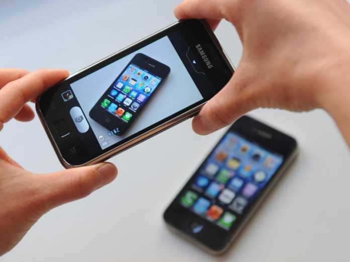 Samsung- und Apple-Smartphones