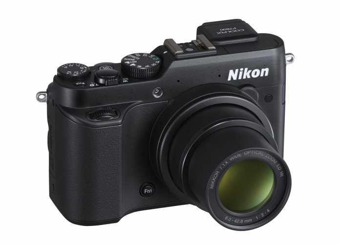 In der 500-Euro-Preisklasse spielt die Nikon P7800 mit ihrem 1/1,7 Zoll großen Sensor.