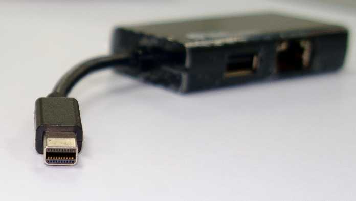 DockPort nutzt den gleichen Stecker wie Mini-DisplayPort mit 20 Pins, die Kabel müssen allerdings spezielle sein.