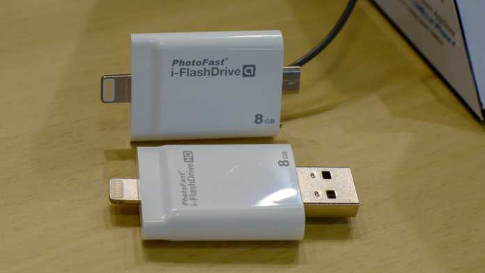 Das i-FlashDrive A Gen 2 (hinten) und HD Gen 3 (vorne)