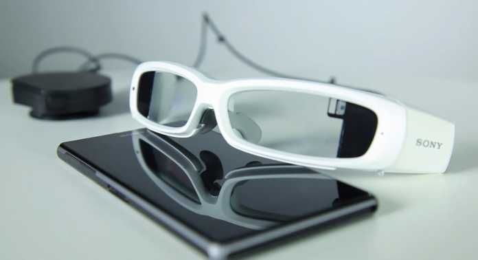 Sonys Datenbrille Smart EyeGlass hat für jedes Auge ein monochromes Display.