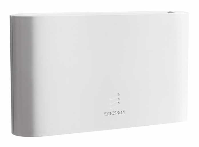 Belegt die Fläche eines Tablets, lässt sich über das Ethernet-Kabel mit Strom versorgen: Ericssons neue Pico-Zelle RBS 6402.
