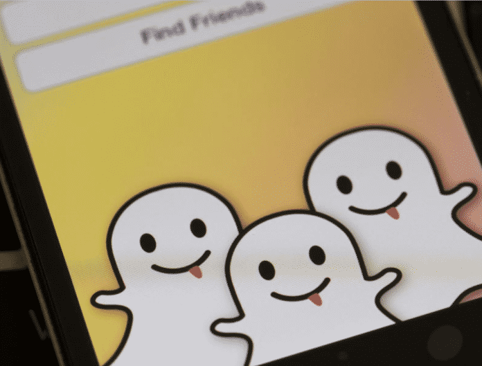 Mit der Foto-App Snapchat lassen sich Schnappschüsse verschicken, die nach kurzem Betrachten automatisch verschwinden.