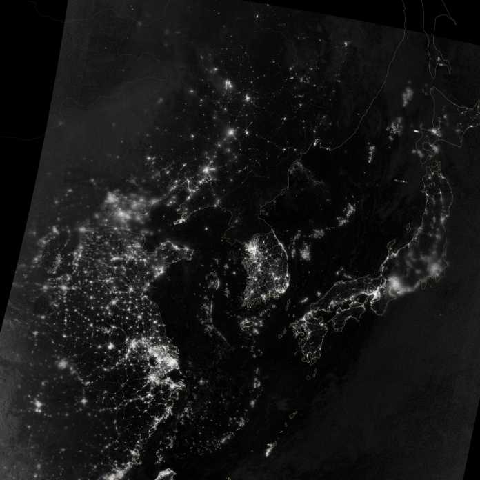 Satellitenaufnahme bei Nacht: China, Korea, Japan