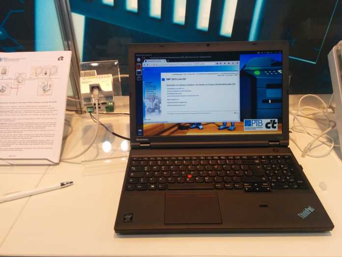 Auf ihrem Stand demonstriert die Physikalisch-Technische-Bundesanstalt (PTB) rechtssicheres Auslesen der Zählerdaten über ein Gateway und einen PC mit dem Livesystem c't Meterix.