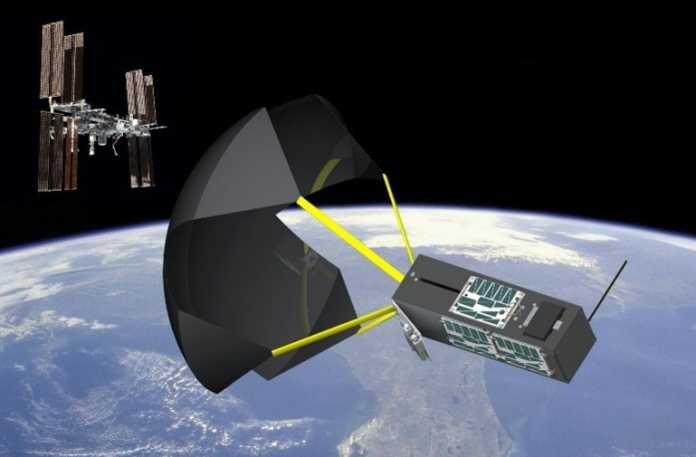 Visualisierung einer Exo-Brake aus dem Vorläuferprojekt TechEdSat-4, bei dem das System in einen Dreifach-CubeSat integriert und von der ISS zur Erde geschickt wurde.