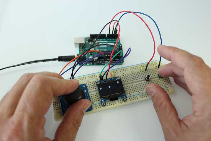 Arduino-Spielkonsole Shootduino mit Display und Joysticks