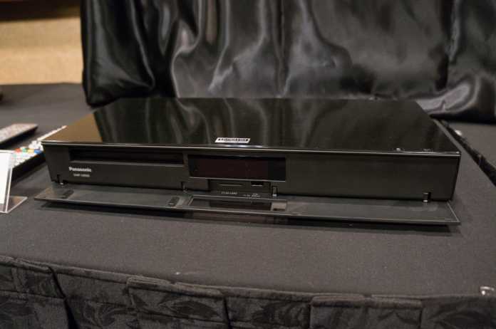 Panasonics erster UHD-Blu-ray-Player UB900 soll im Frühjahr auf den Markt kommen.
