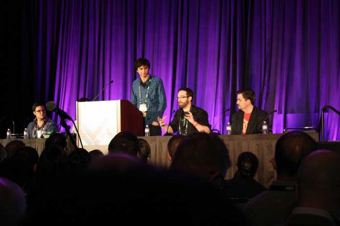 Zum Auftakt der diesjährigen Game Developers Conference tauschten sich Scott Stephan, Tyler Hurd (verdeckt), Patrick Hackett, Alex Schwarz und Curtis Hickman (v.l.n.r.) über ihre Erfahrungen mit VR-Design für das HTC Vive aus.