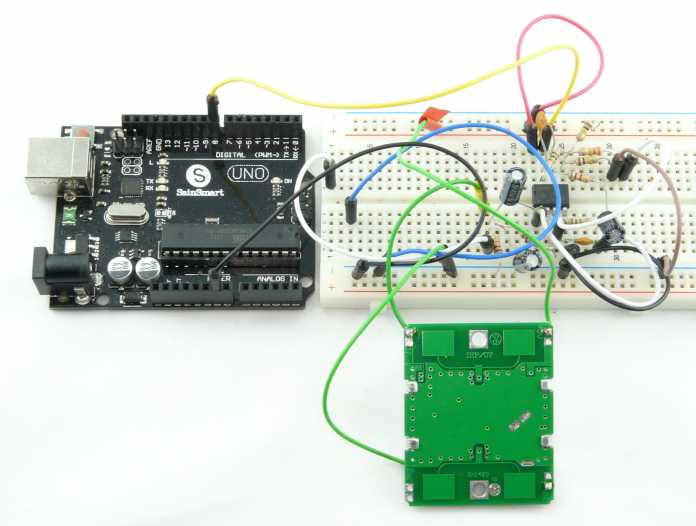 Als Verstärker für das schwache Mikrowellensignal kommt ein Mikrocontroller-Board zum Einsatz.