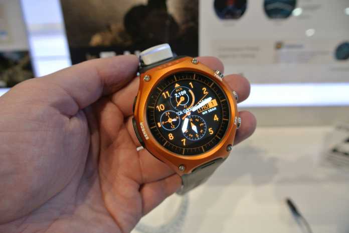Mit 6,2 Zentimetern in der Länge und 5,6 Zentimetern in der Breite fällt die Casio-Uhr größer aus, als andere bisher erhältliche Smartwatches.