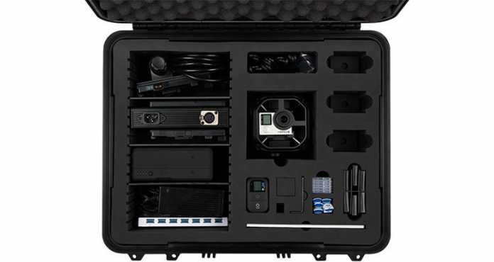 Viel Zubehör im Koffer: GoPro liefert beim Omni-Set nicht nur Rig und Kameras mit, sondern auch SD-Karten-Leser, Kabel und USB-Hub.
