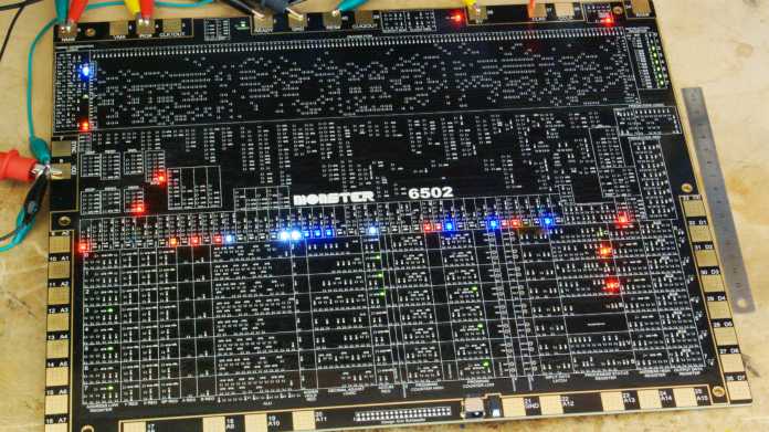 MOnSter 6502: Diskret aufgebauter 6502