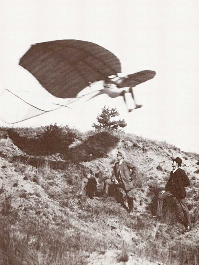 Otto Lilienthal bei einem seiner Flugversuche