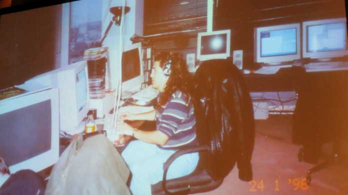 Romero beim Programmieren, 1996.