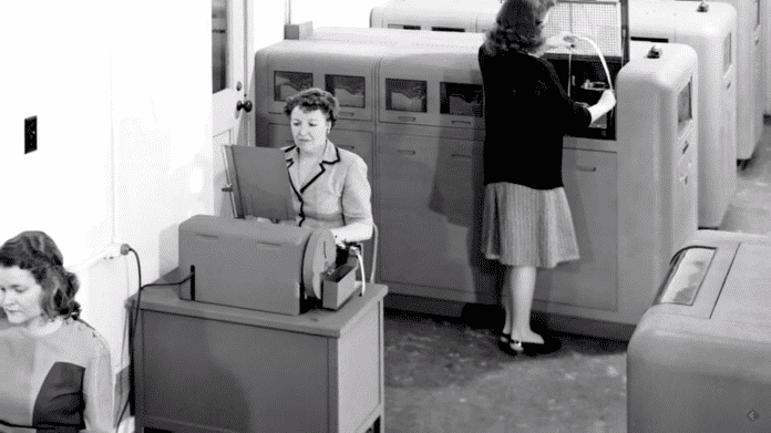 Die Abteilung, in der Katherine Johnson ihre Arbeit aufnahm, wurde &quot;Computer who wear Skirts&quot; genannt ? Computer, die Röcke tragen