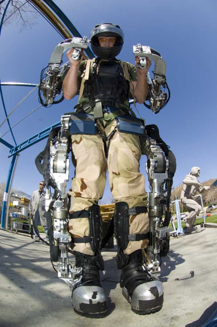 Raytheons Exoskeleton im Einsatz