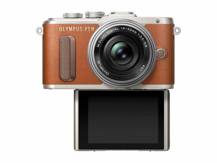 Spielen in einer Preisklasse: Die Yi M1 und die Olympus E-PL8. Beide Micro-Four-Thirds-Kameras wurden auf der Photokina 2016 vorgestellt.