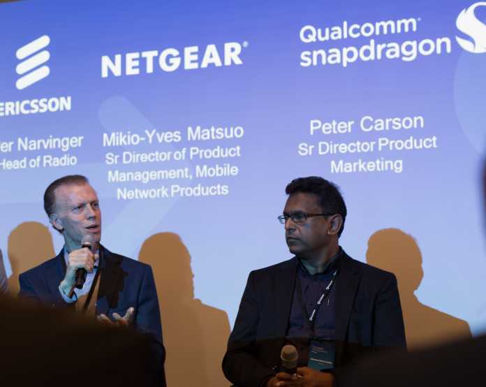 Podiumsdiskussion: Qualcomms Peter Carson (links) erläutert zusammen mit Chana Senevirante die Einsatzgebiete der Gigabit-LTE-Technik.