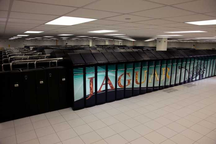 Der Jaguar des Oak Rigde National Laboratory ist der Petaflops-Rechner, der allein auf AMDs Opteron-CPUs basiert
