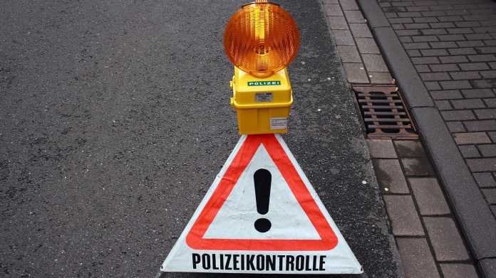 Warnschild &quot;Polizeikontrolle&quot;