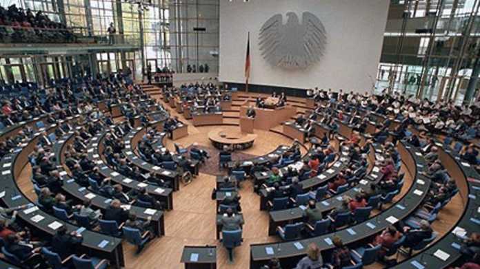 Bundestag fordert mehr durchgehende Verschlüsselung