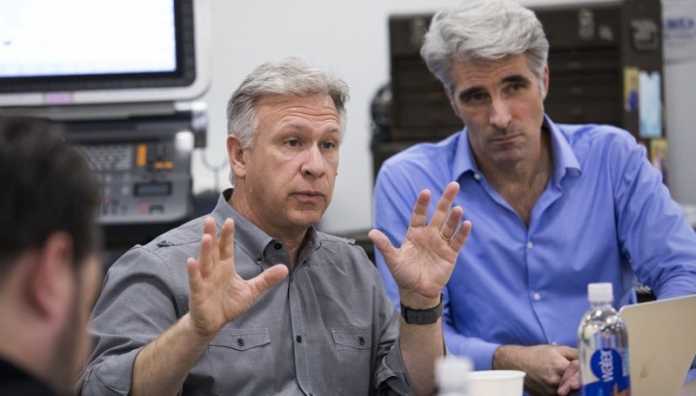 Apple-Marketingchef Phil Schiller (links) und Softwareboss Craigh Federighi.