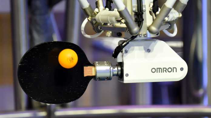 Hannover Messe: Roboter spielt Pingpong