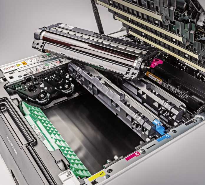 Farb-Laserkartuschen enthalten oft auch die Fototrommel, die so bei jedem Kartuschenwechsel erneuert wird.