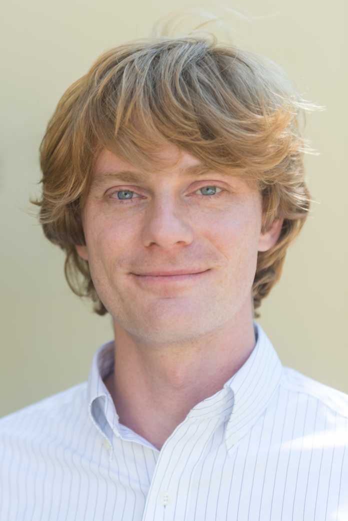 Richard Socher gründete nach dem Studium eine eigene Firma, um marktreife Software zur künstlichen Intelligenz zu entwickeln.Aktuell leitet er eine Forschungsgruppe am Stanford Institute und ist Chief Scientist bei Salesforce.