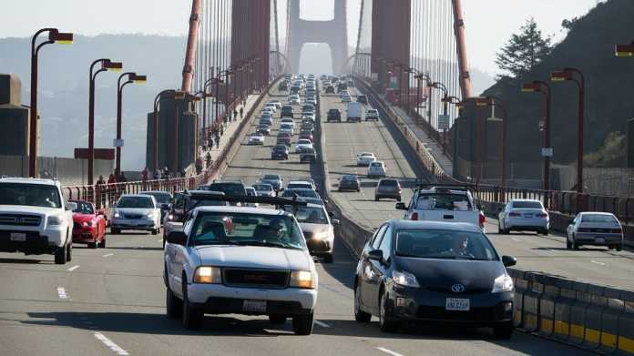 Autos auf der Golden Gate Bridge