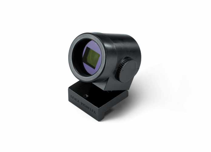 Der optional erhältliche Visoflex-Sucher ist mit einem 2,4-Megapixel-Bildschirm ausgestattet und hat ein GPS-Modul integriert.