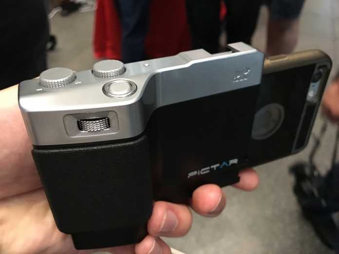 iPhone-DSLR: Pictar-Gadget hilft bei Einhand-Fotos