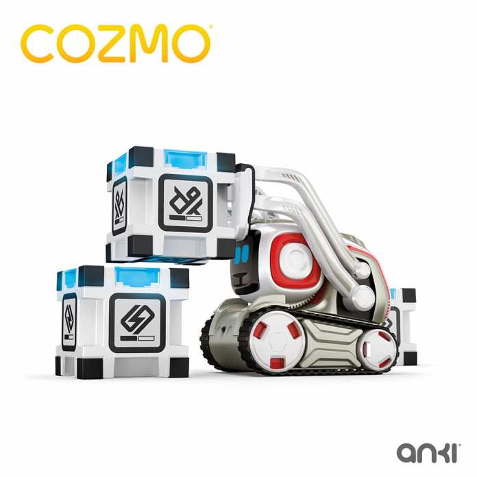 Cozmo kann mit den drei interaktiven &quot;Power-Cubes&quot; allerlei Kunststücken zeigen.