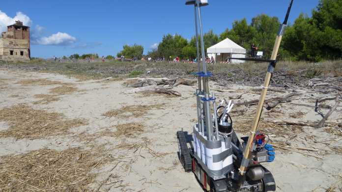 Roboter im Katastropheneinsatz:Rettung zu Wasser, zu Lande und in der Luft