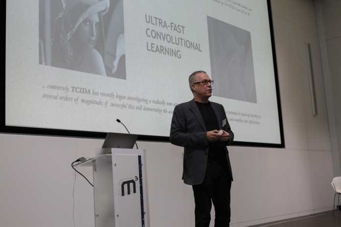 KI-Experte Prof. Mark Bishop von Goldsmiths, University of London, eröffnete Anfang Oktober die M³ mit seiner Keynote.