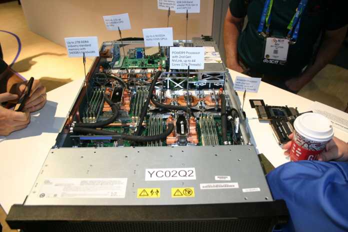 IBM Power S922LC mit bis zu 6 NVidia Volta-GPUs, verknüpft mit Nvlink2 kommt auf eine Spitzenleistung von über 30 TFlops bei doppelter Genauigkeit